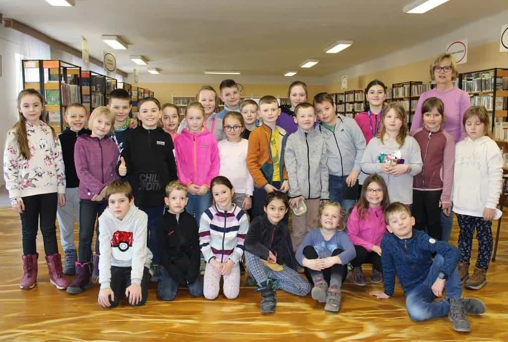 Fotografie z článku: Smajlíci v knihovně