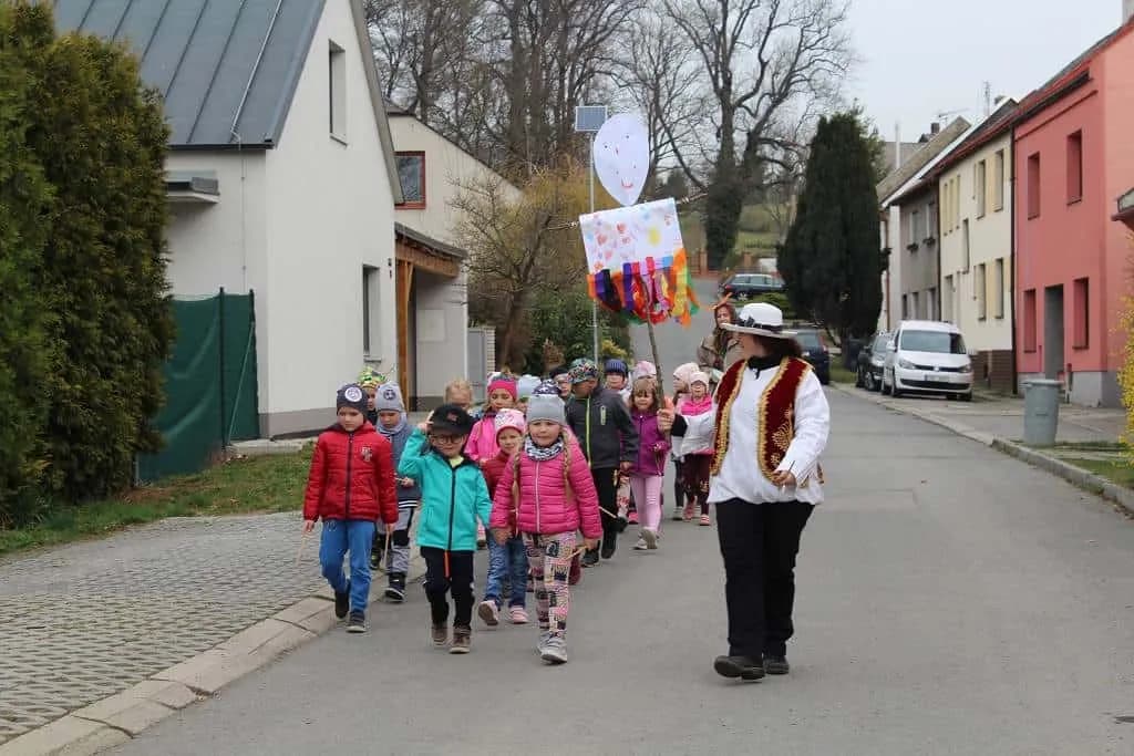 Fotografie z článku: Koťata vynášejí Moranu