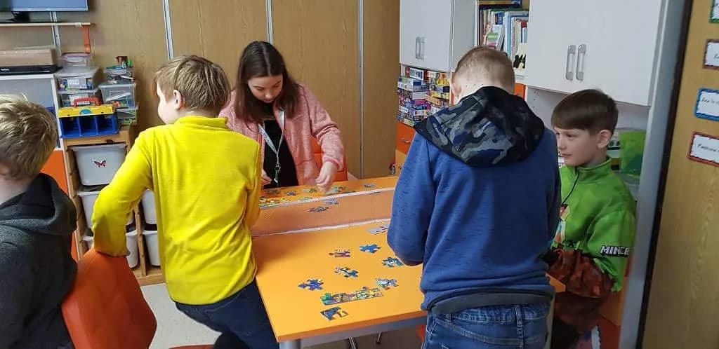 Fotografie z článku: Puzzliáda u Veverek