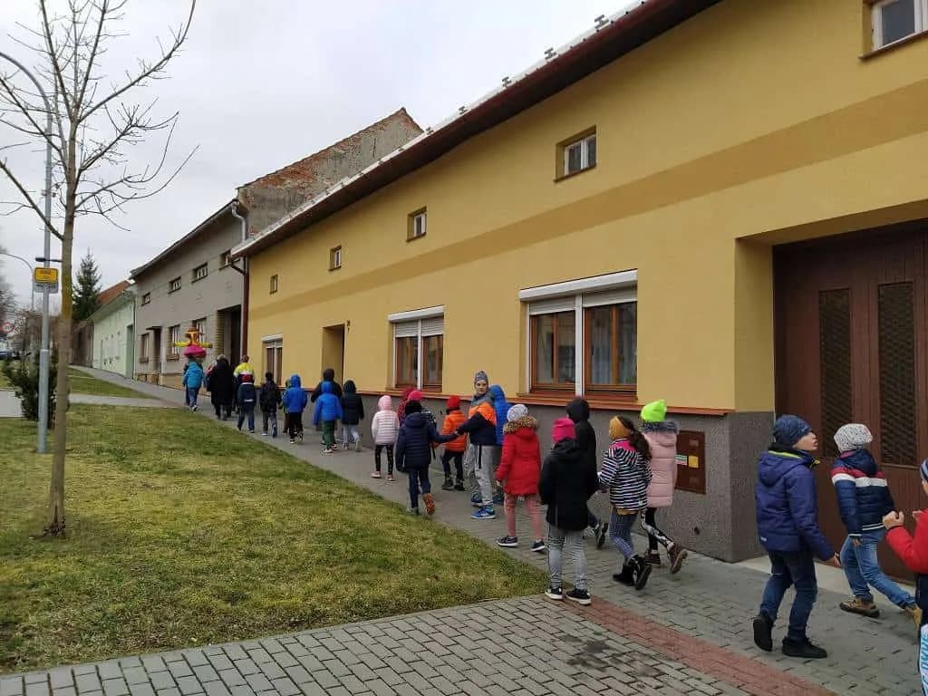 Fotografie z článku: Vynášení Morany v ŠD