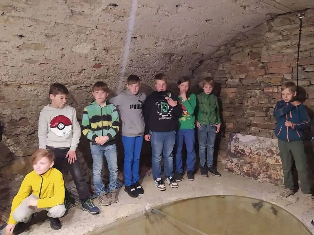 Fotografie z článku: Čtvrťáci na exkurzi v Muzeu J. A. Komenského v Přerově