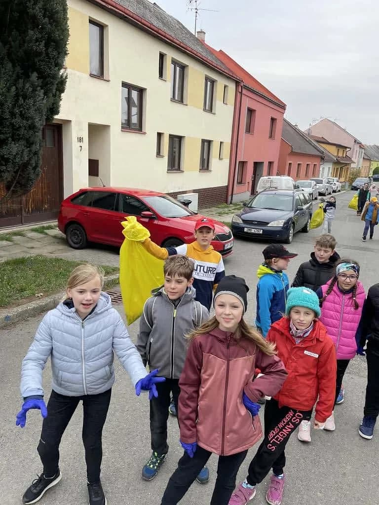 Fotografie z článku: Den Země - Za Horní Moštěnici krásnější