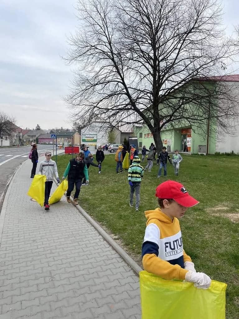 Fotografie z článku: Den Země - Za Horní Moštěnici krásnější