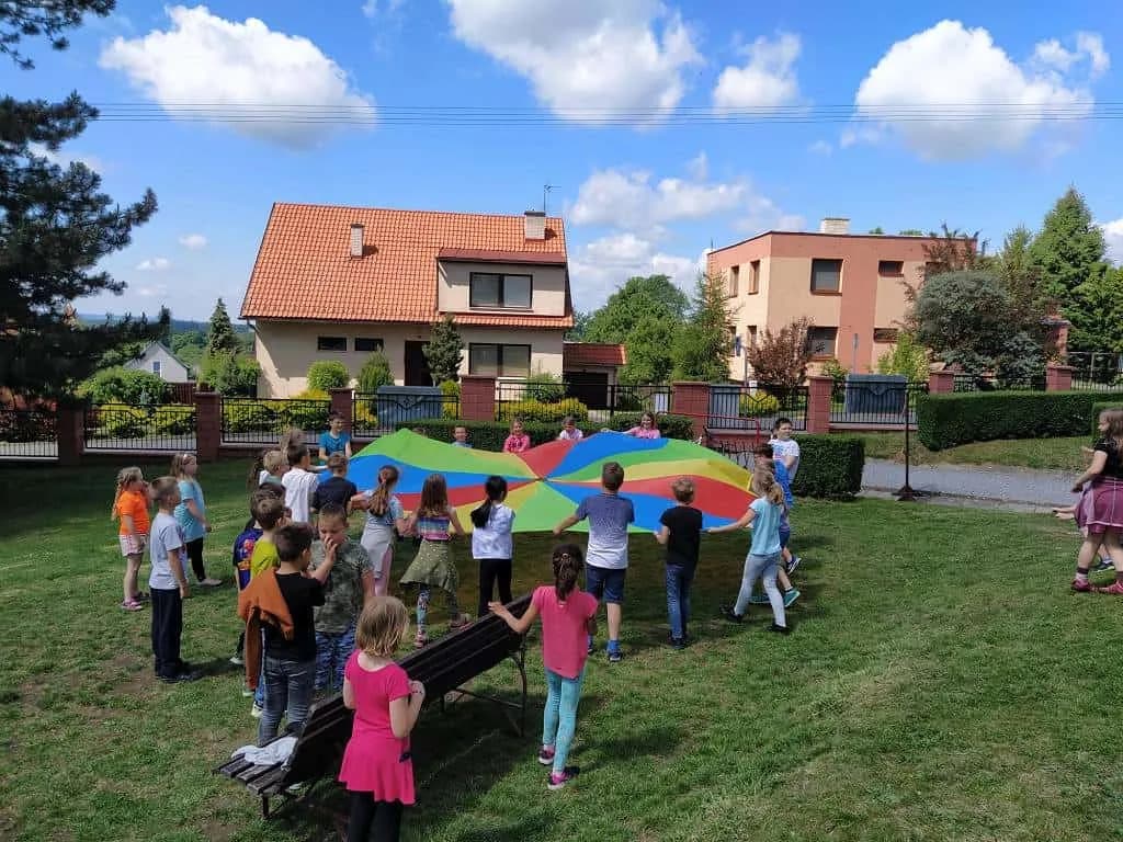 Fotografie z článku: Den dětí v 1., 2. a 3. třídě