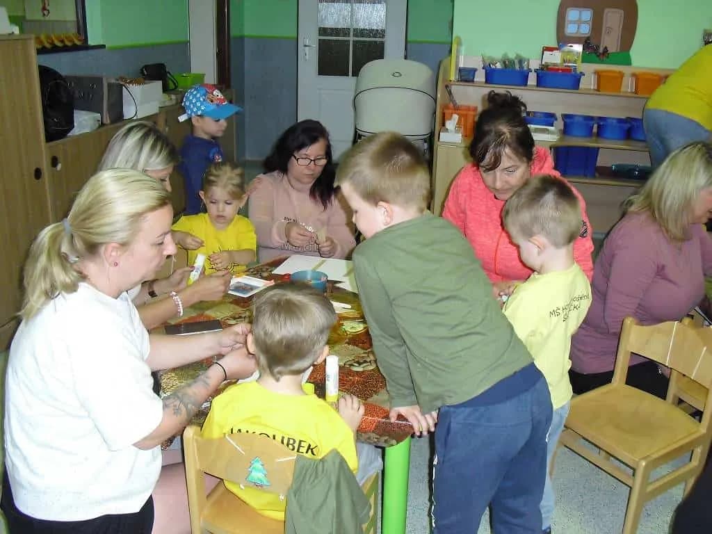 Fotografie z článku: Den matek u Sluníček - MŠ