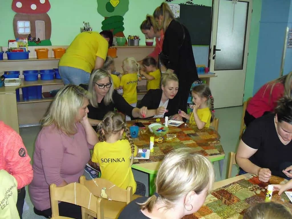 Fotografie z článku: Den matek u Sluníček - MŠ