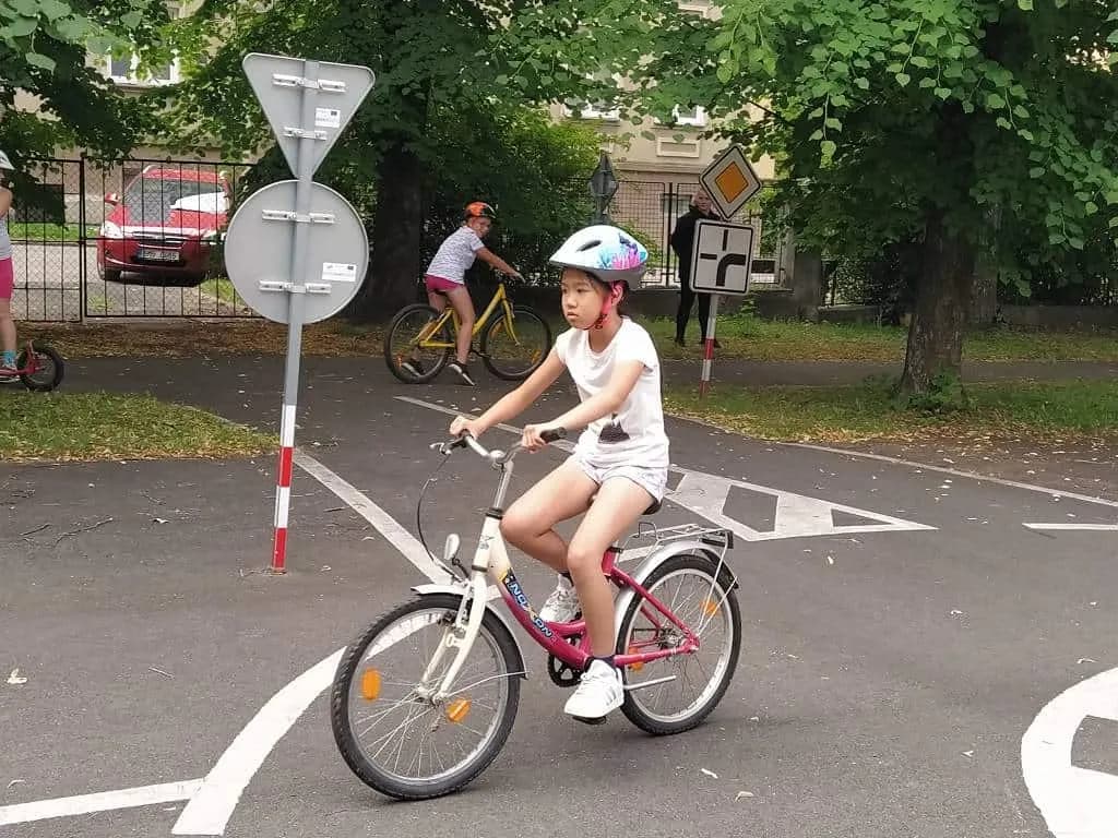 Fotografie z článku: Návštěva III. A na Atlase v Přerově