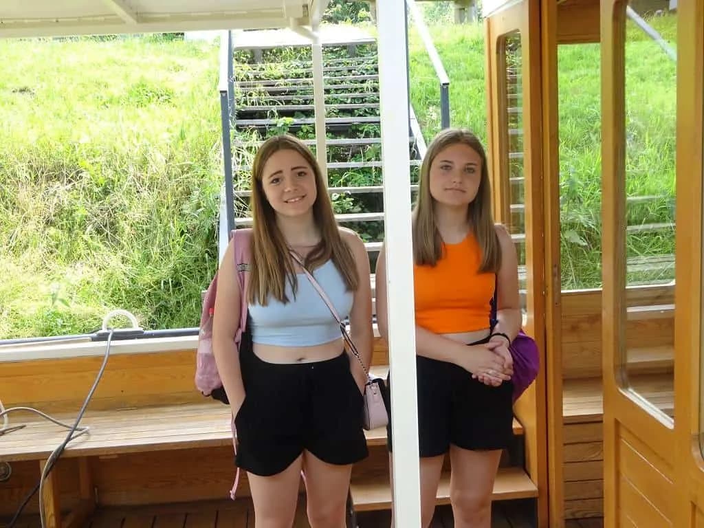 Fotografie z článku: Lodí (a) na univerzitu aneb Plavebně vzdělávací výlet VIII.B