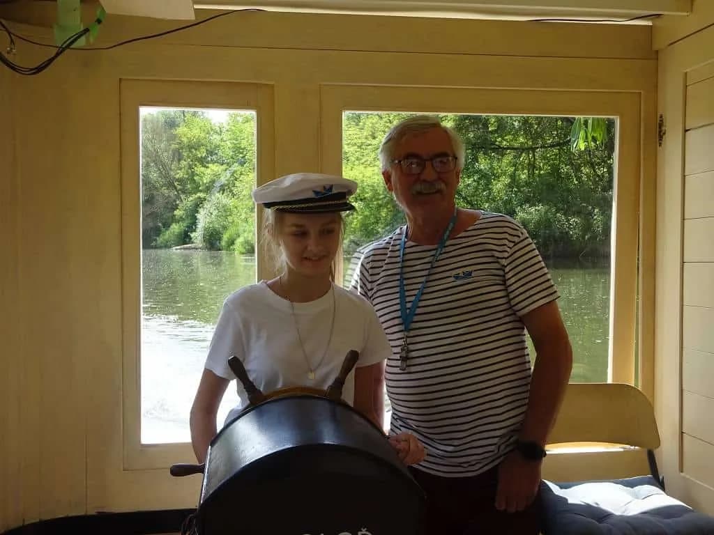 Fotografie z článku: Lodí (a) na univerzitu aneb Plavebně vzdělávací výlet VIII.B