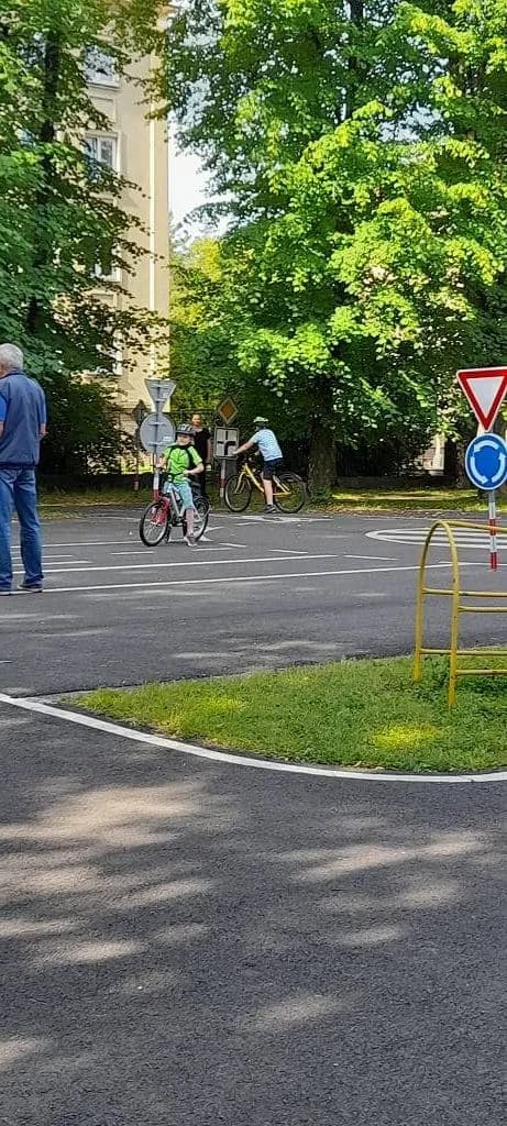 Fotografie z článku: Dopravní výchova II.A ve Středisku volného času Atlas