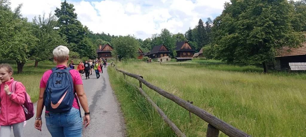 Fotografie z článku: Školní výlet VIII.A - Rožnov p. R.