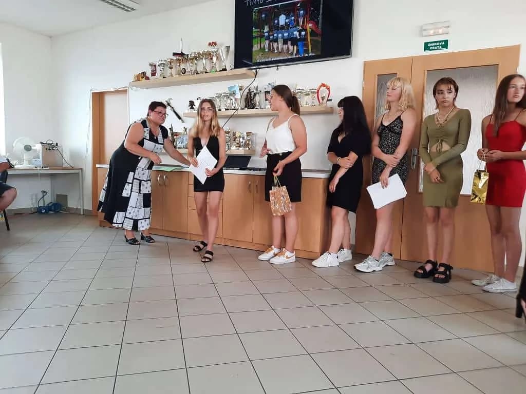 Fotografie z článku: Rozlučka se základkou - IX.A