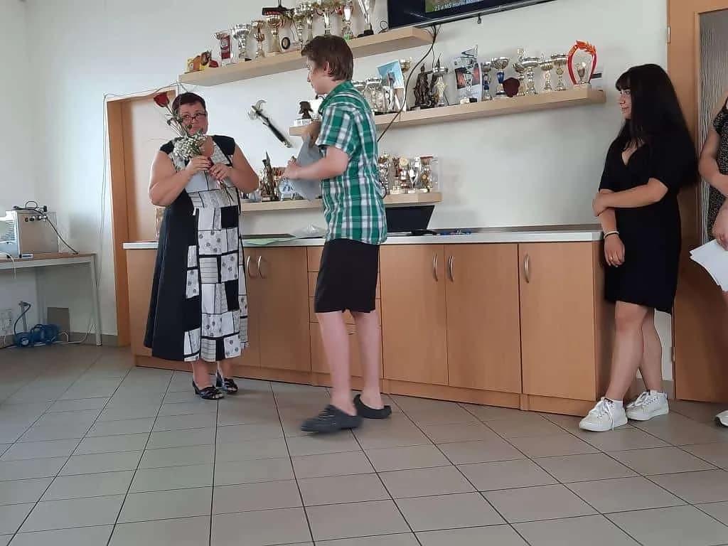 Fotografie z článku: Rozlučka se základkou - IX.A