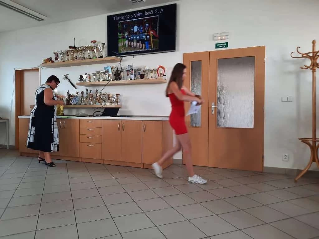Fotografie z článku: Rozlučka se základkou - IX.A