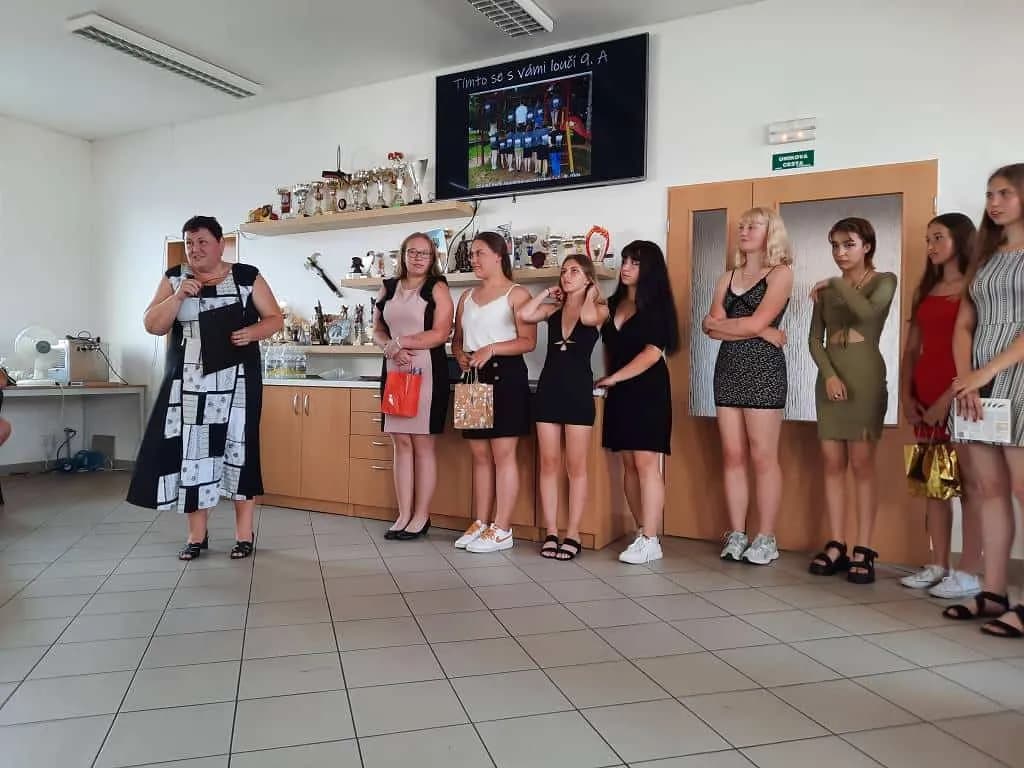 Fotografie z článku: Rozlučka se základkou - IX.A