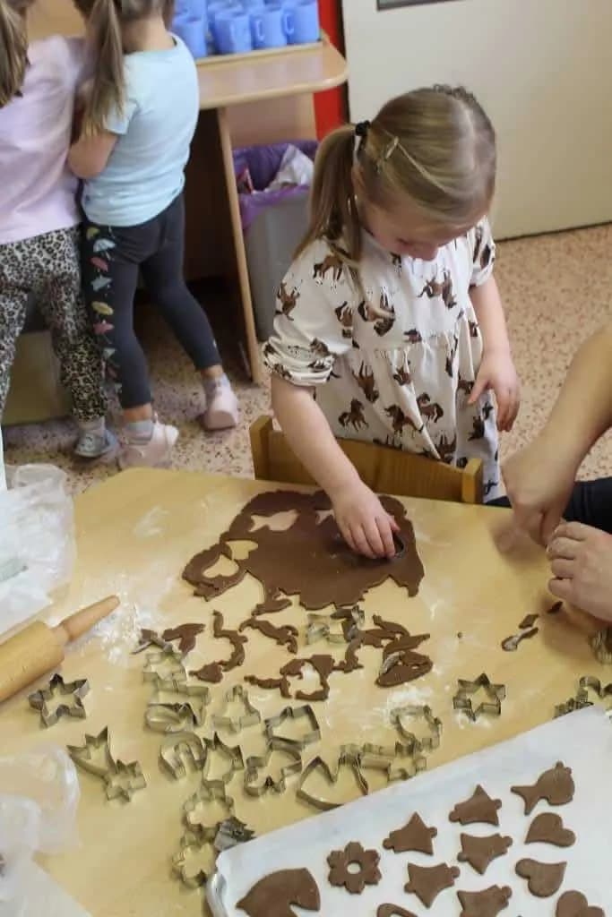 Fotografie z článku: Pečení perníků u Koťat