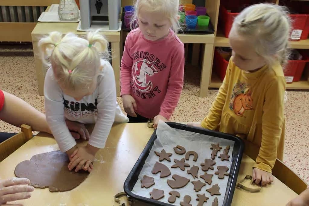 Fotografie z článku: Pečení perníků u Koťat