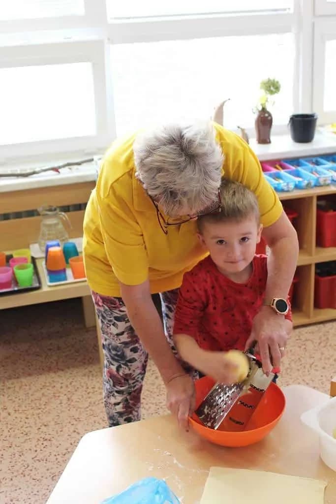 Fotografie z článku: Štrůdlování u Koťat