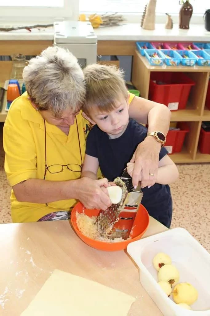 Fotografie z článku: Štrůdlování u Koťat