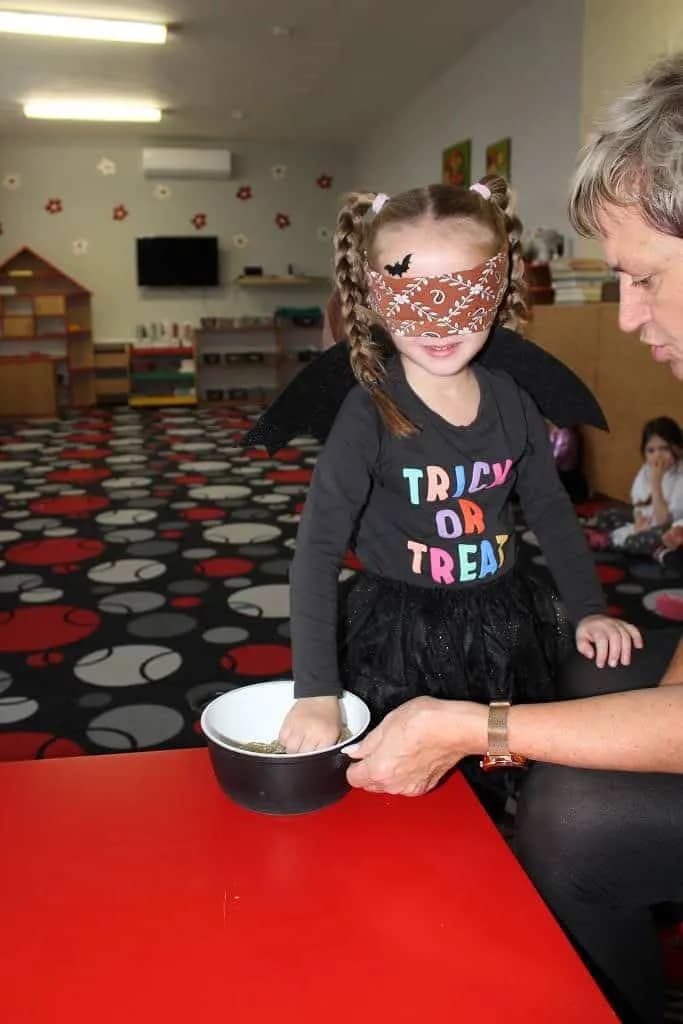 Fotografie z článku: Strašidelná školka u Koťat