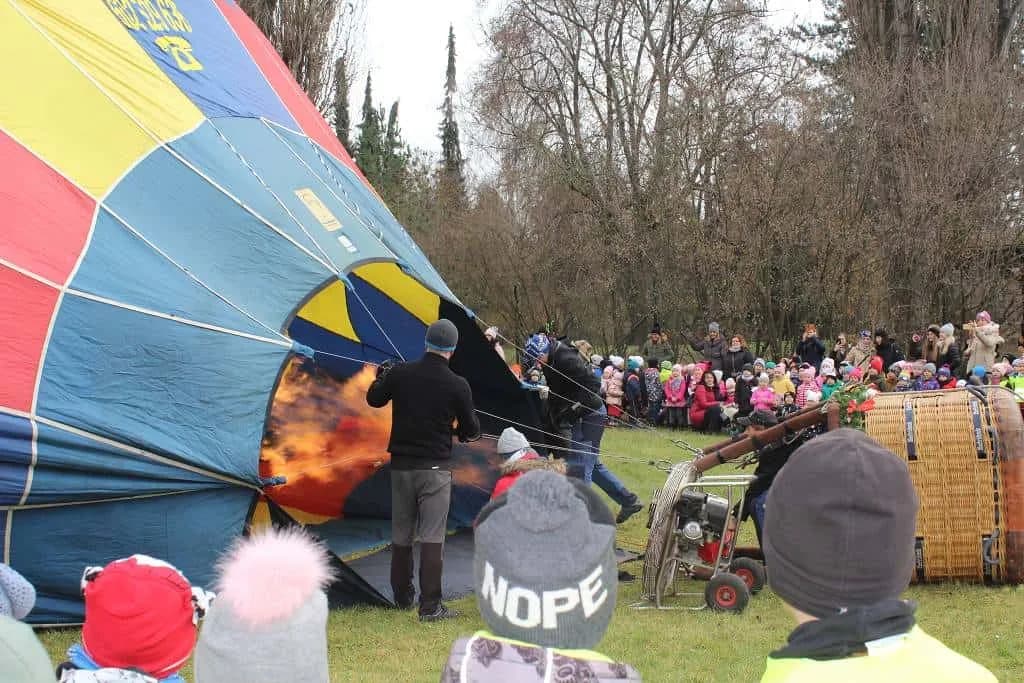 Fotografie z článku: Balonová pošta
