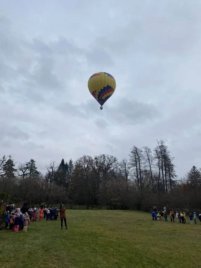 Fotografie z článku: Balonová pošta