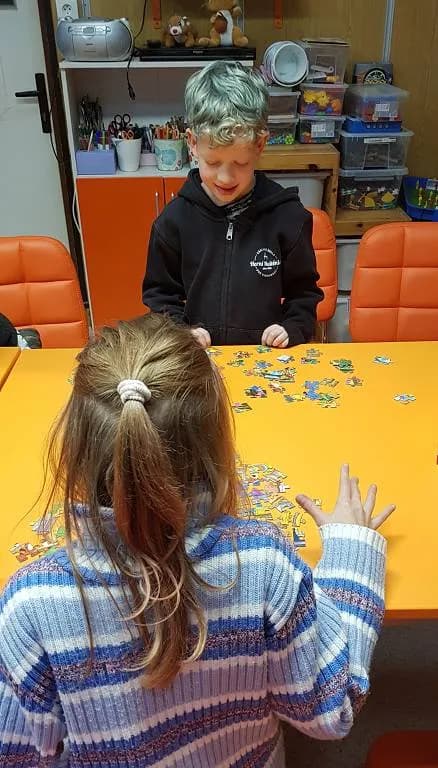Fotografie z článku: Puzzliáda u Veverek
