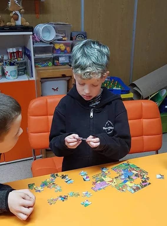 Fotografie z článku: Puzzliáda u Veverek