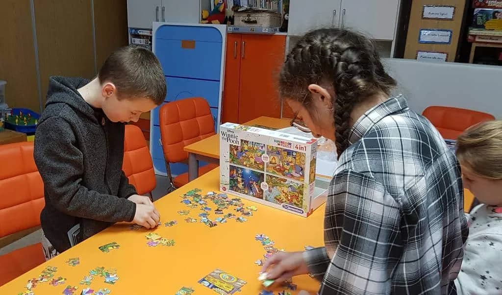Fotografie z článku: Puzzliáda u Veverek