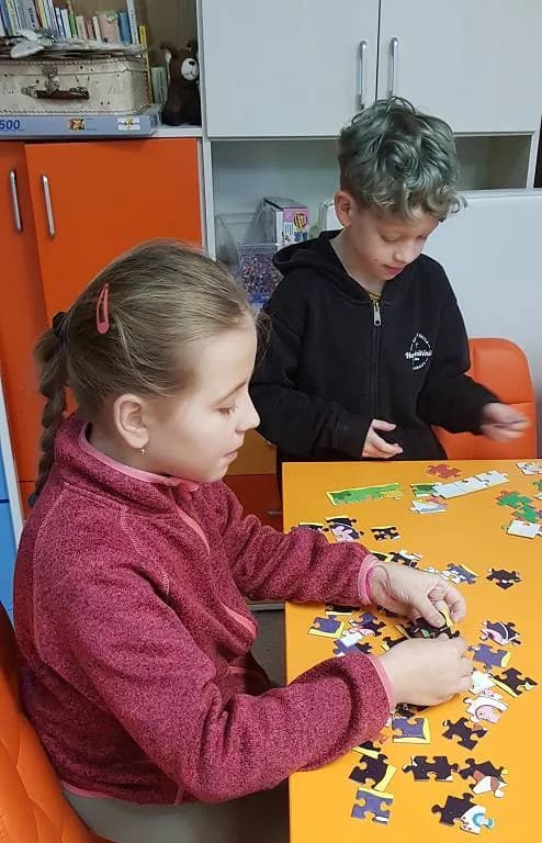 Fotografie z článku: Puzzliáda u Veverek
