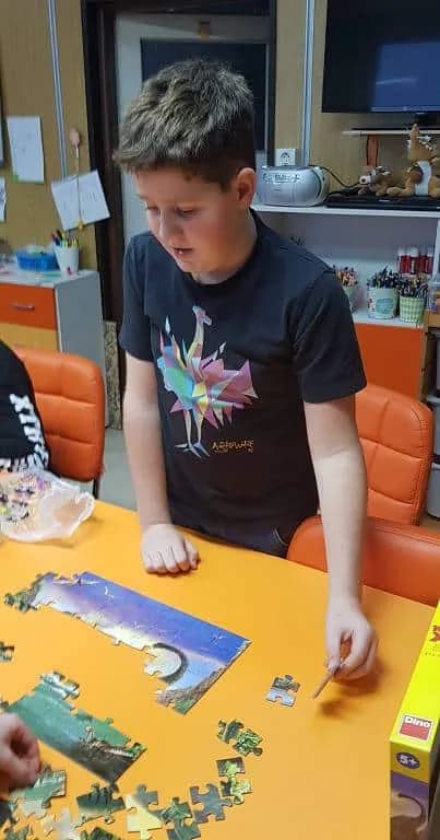 Fotografie z článku: Puzzliáda u Veverek