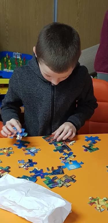 Fotografie z článku: Puzzliáda u Veverek