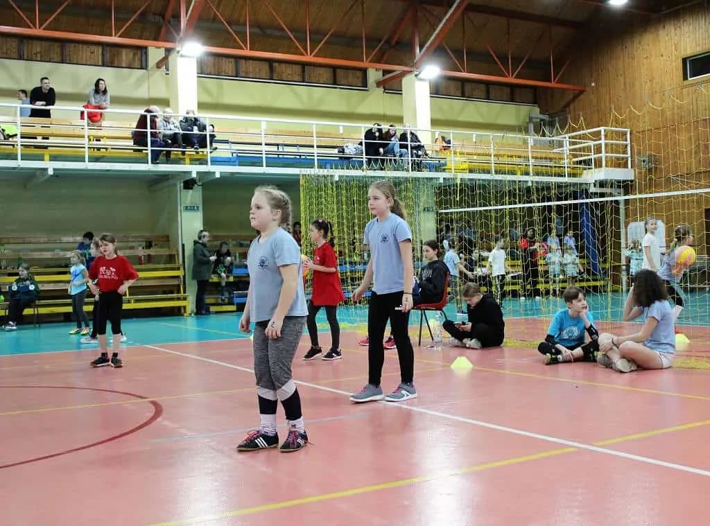 Fotografie z článku: Barevný minivolejbal