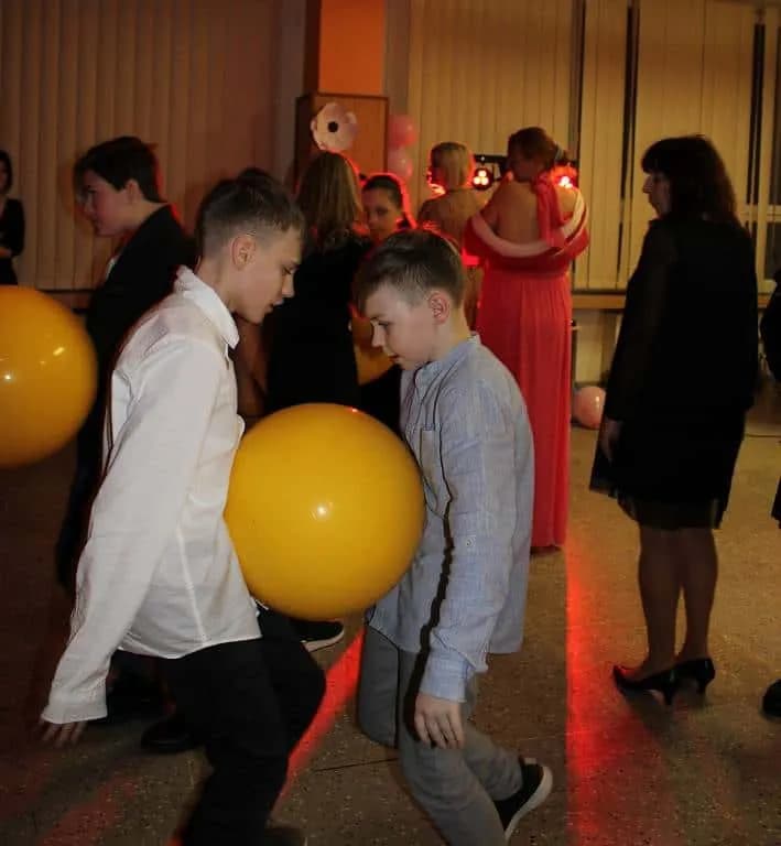 Fotografie z článku: Žákovský ples