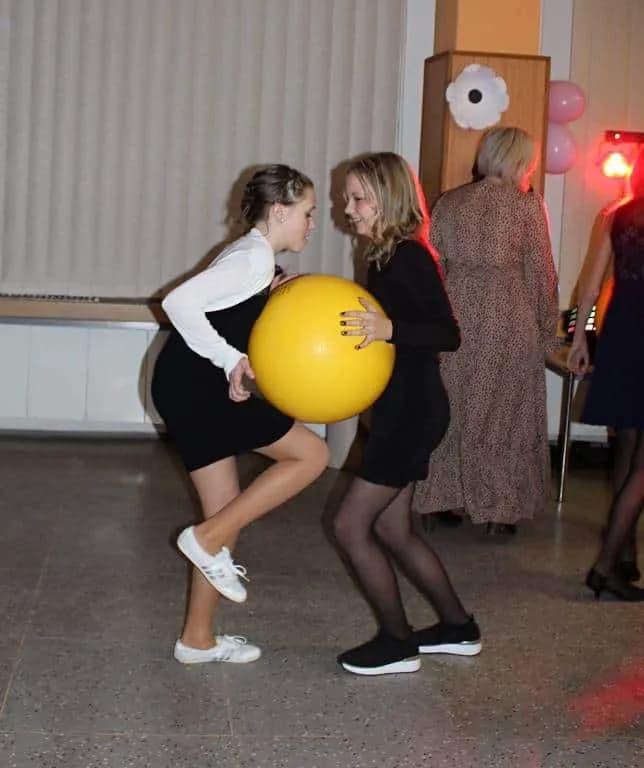 Fotografie z článku: Žákovský ples