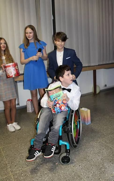 Fotografie z článku: Žákovský ples