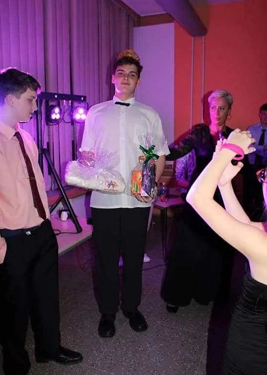 Fotografie z článku: Žákovský ples