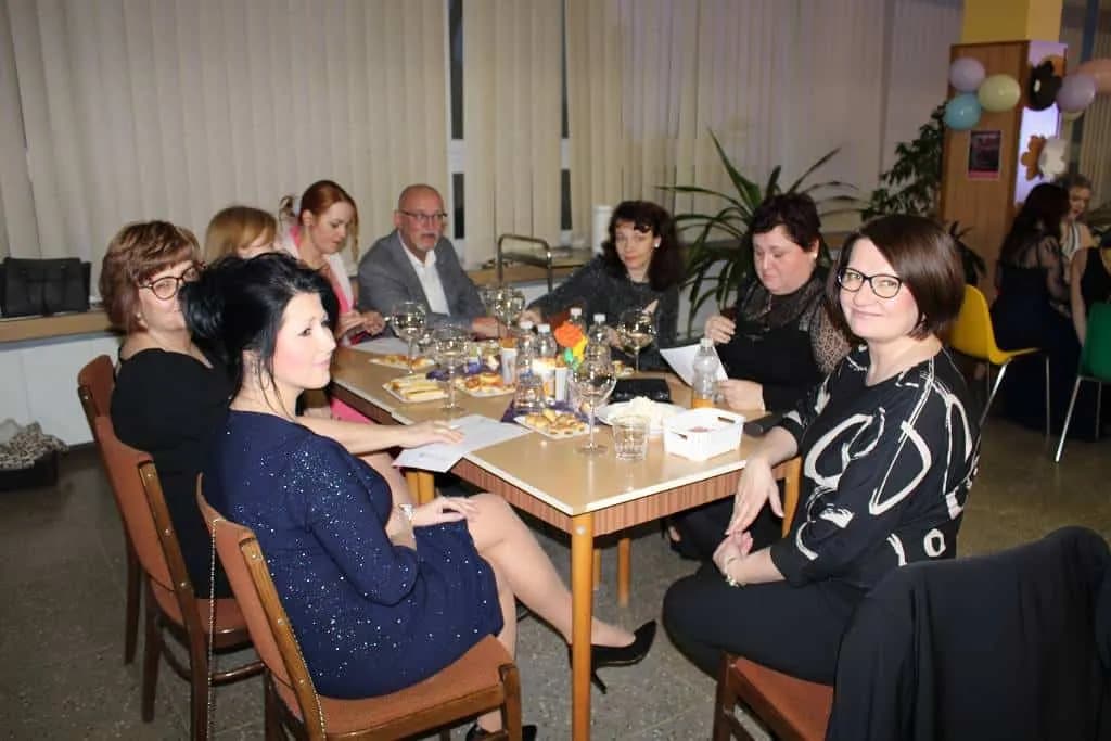 Fotografie z článku: Žákovský ples