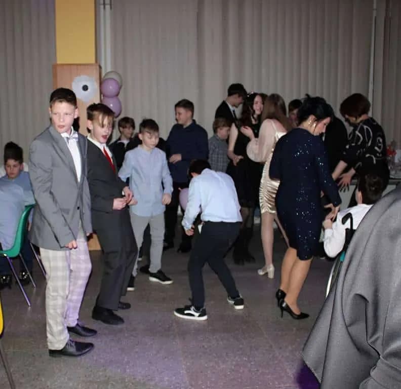 Fotografie z článku: Žákovský ples