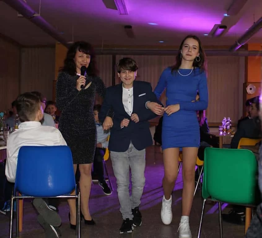 Fotografie z článku: Žákovský ples