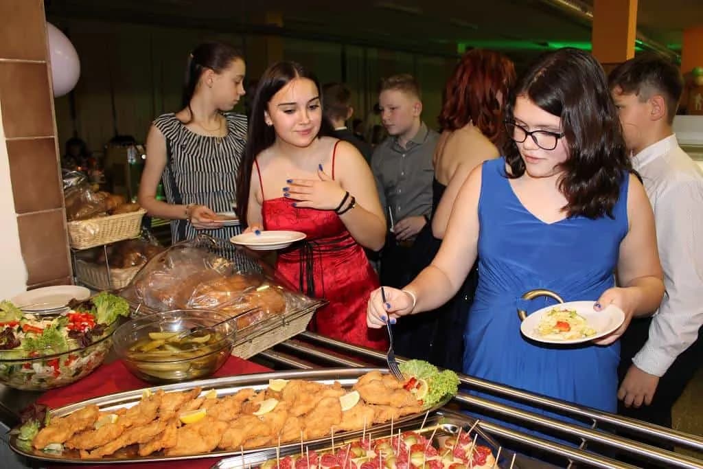 Fotografie z článku: Žákovský ples
