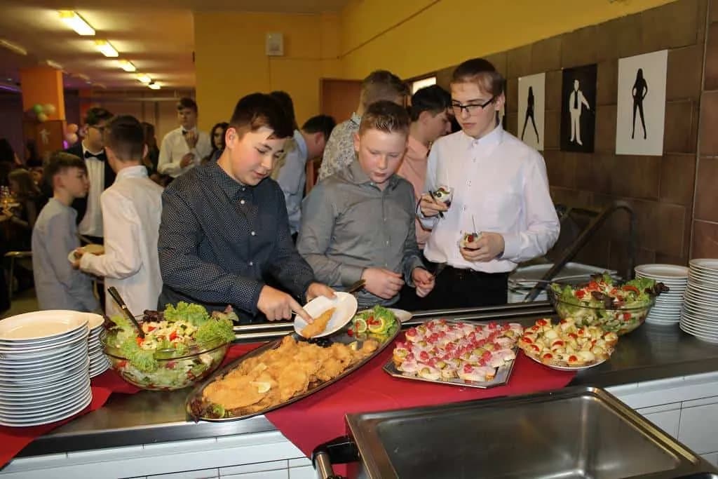 Fotografie z článku: Žákovský ples