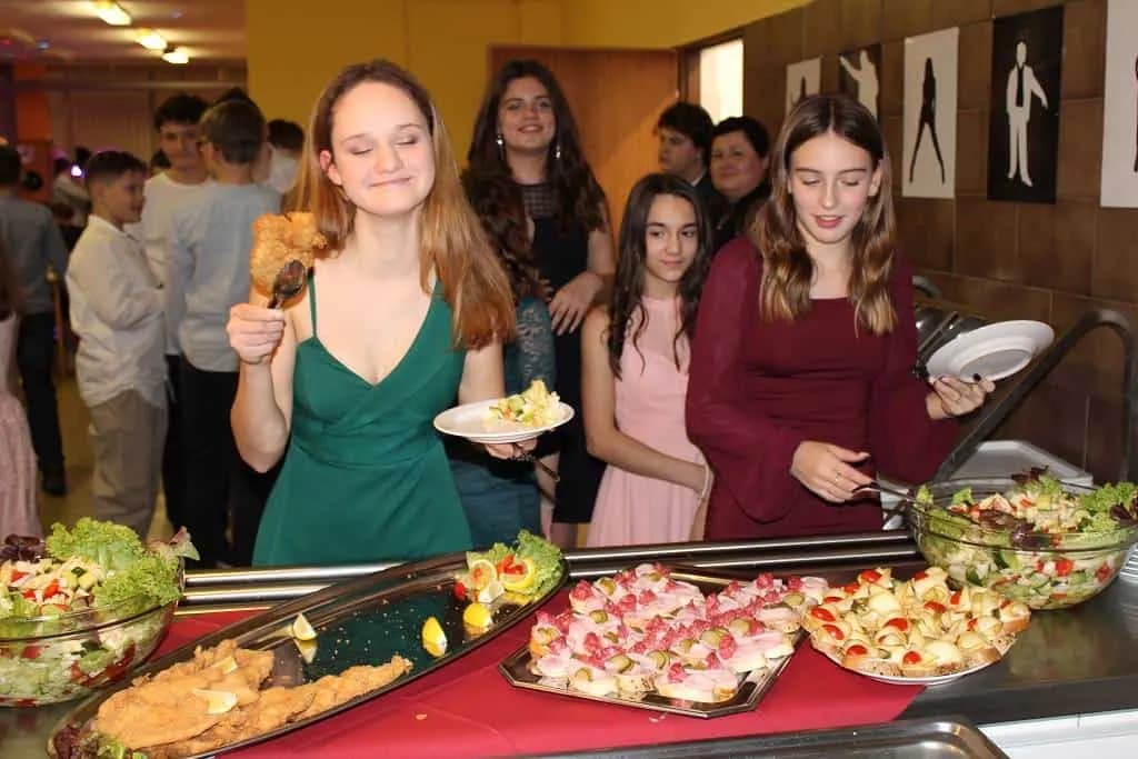 Fotografie z článku: Žákovský ples