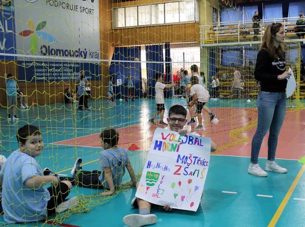 Fotografie z článku: Barevný minivolejbal