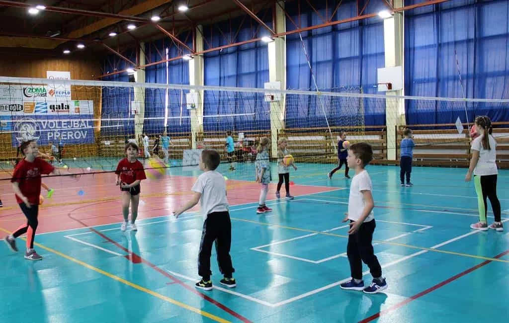 Fotografie z článku: Barevný minivolejbal