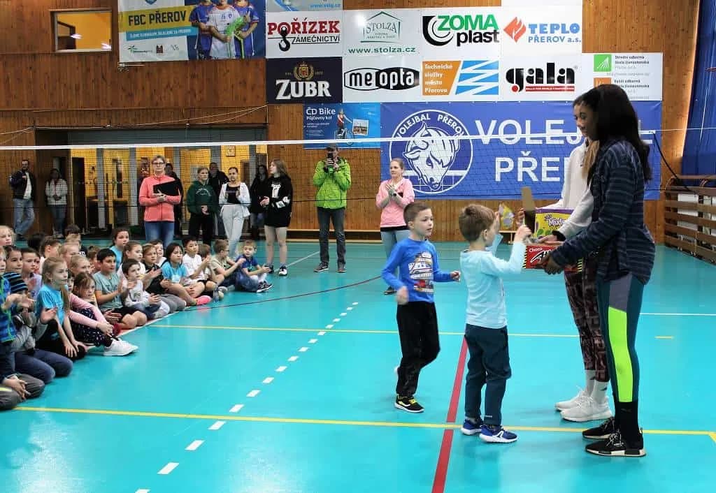 Fotografie z článku: Barevný minivolejbal