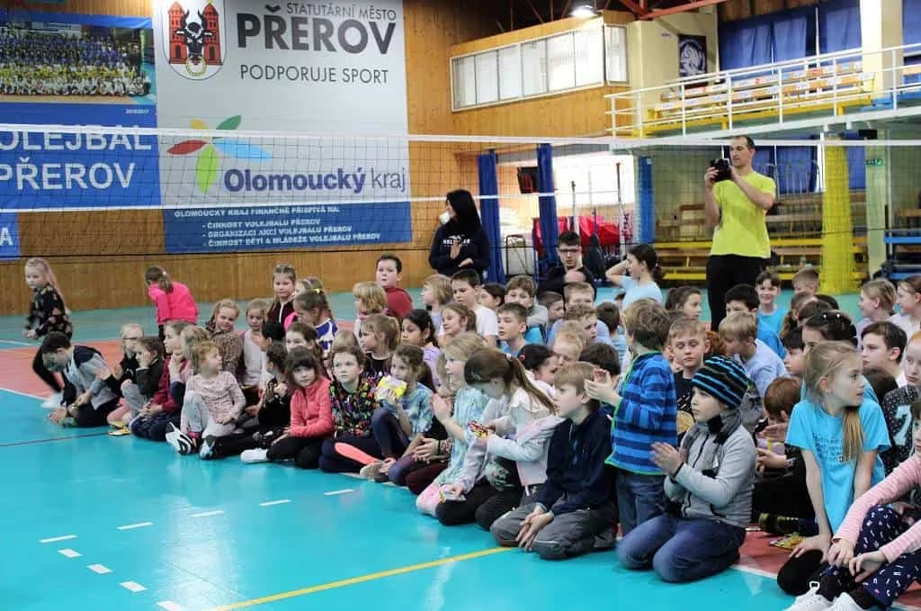Fotografie z článku: Barevný minivolejbal