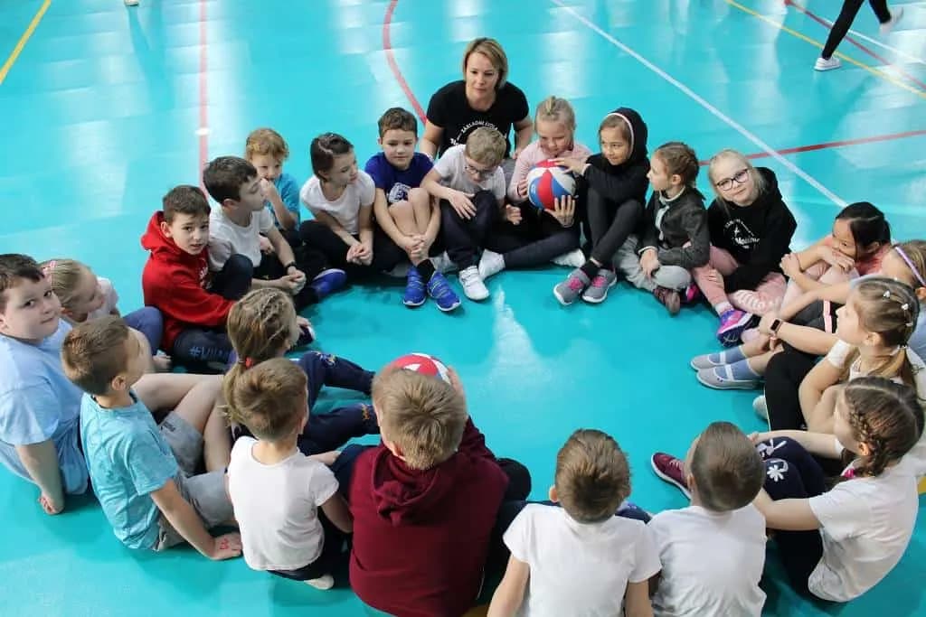 Fotografie z článku: Barevný minivolejbal