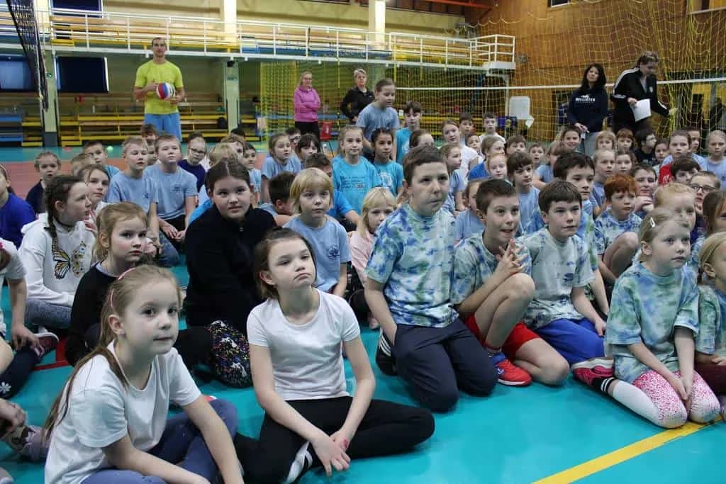 Fotografie z článku: Barevný minivolejbal