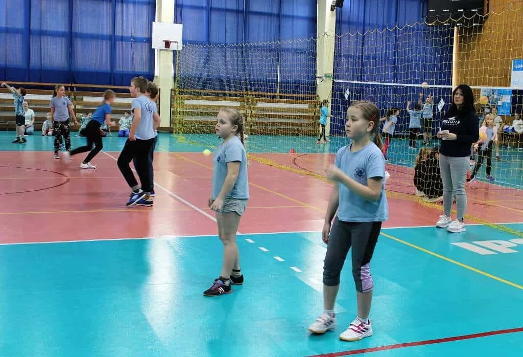 Fotografie z článku: Barevný minivolejbal